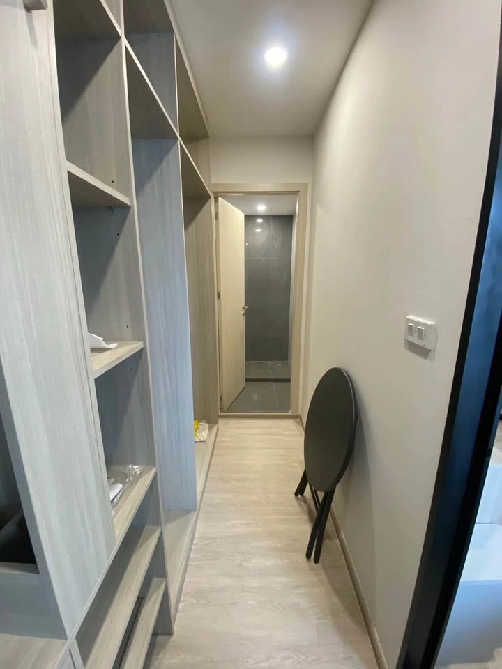 For rent: Origin Plug & Play E22 Station, 2nd floor, nice room, fully furnished, book now.