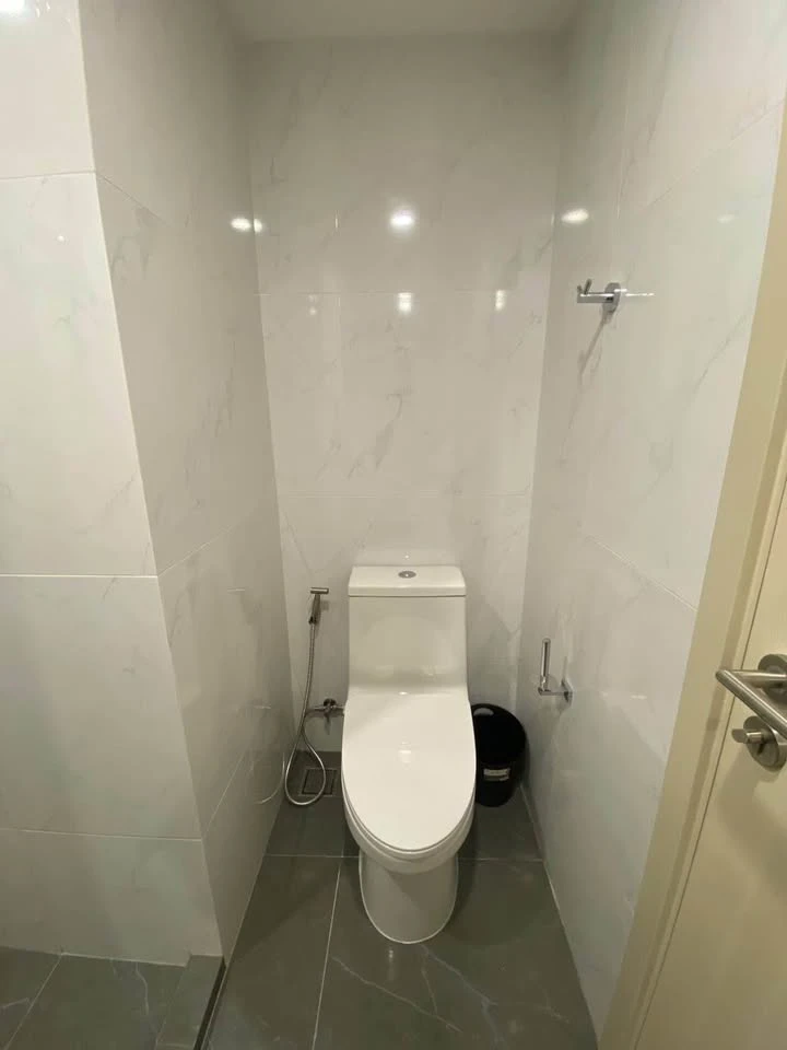 For rent: Origin Plug & Play E22 Station, 2nd floor, nice room, fully furnished, book now.