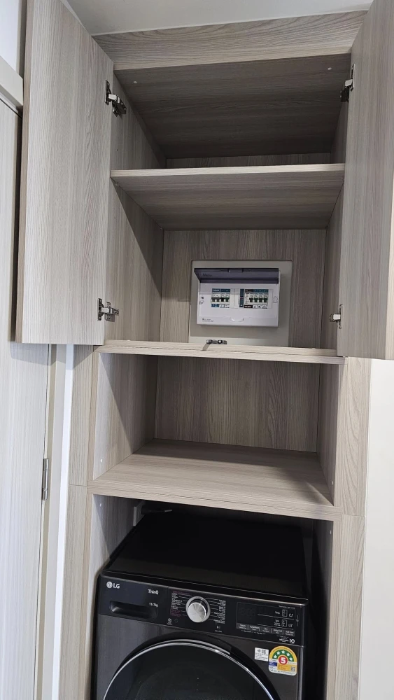 For rent: Origin Plug & Play E22 Station, 3rd floor, facing Big C, fully furnished, ready to move in with just your suitcase.