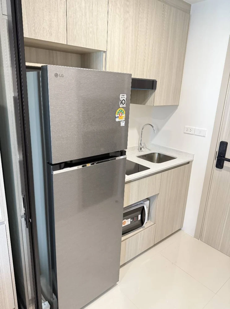 For rent: Origin Plug & Play E22 Station, 3rd floor, facing Big C, fully furnished, ready to move in with just your suitcase.