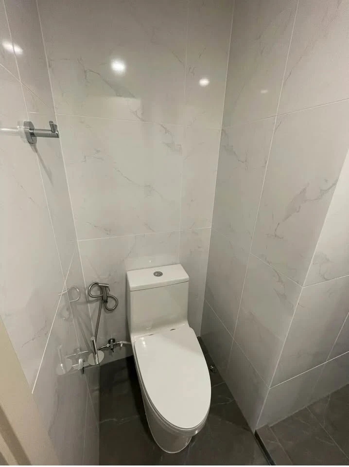 For rent: Origin Plug & Play E22 Station, 4th floor, nice room, fully furnished, reserve now.