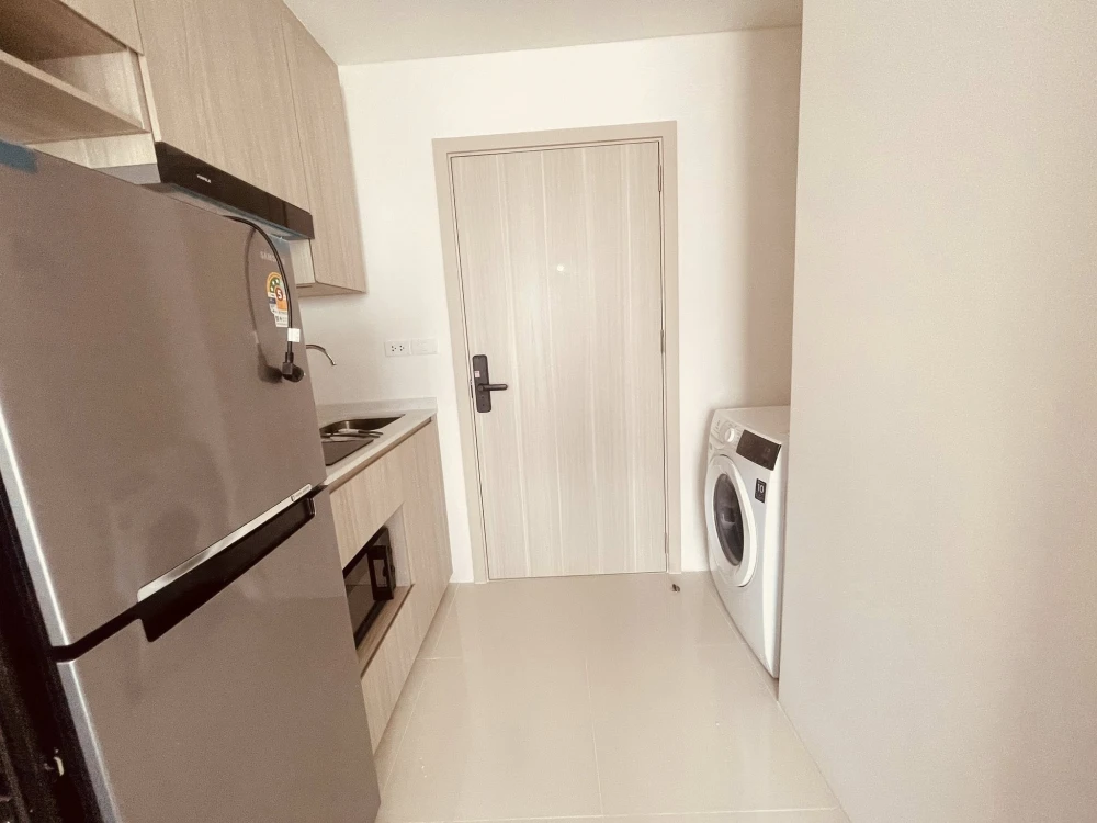 For rent: ORIGIN Plug & Play E22 Station, studio room with walk-in closet, fully furnished, ready to move in immediately.