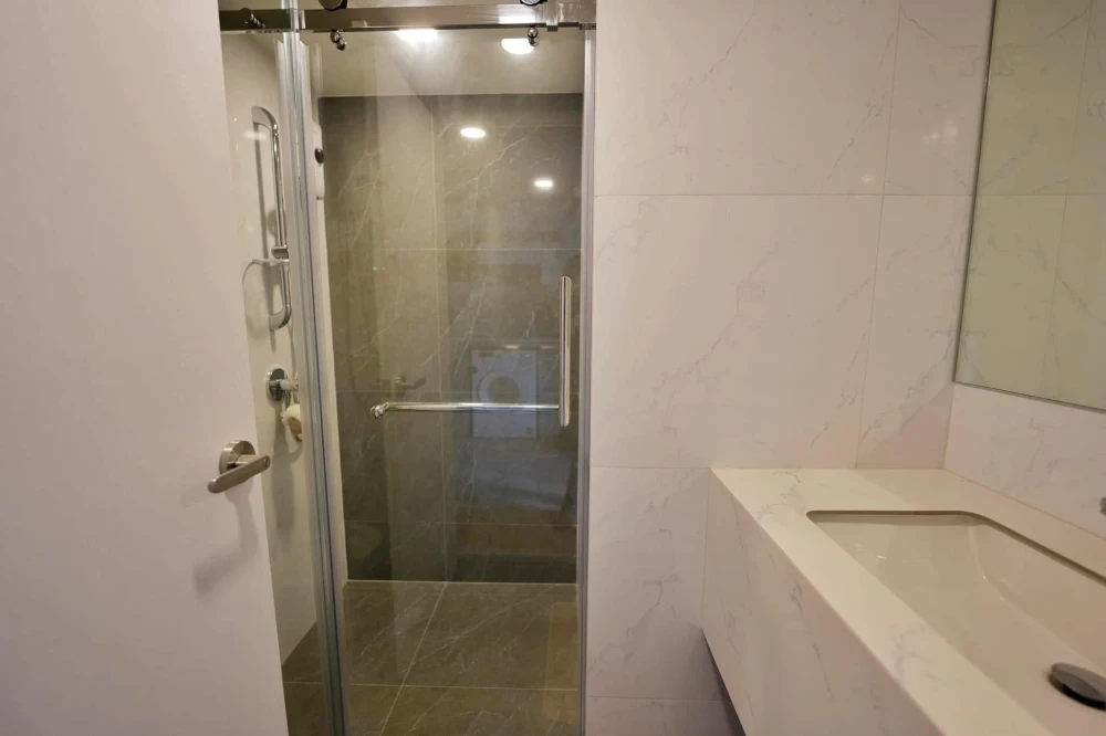 For rent: Origin Plug & Play Nonthaburi Station, 8th floor, corner room, fully furnished, nice to live in, book now, don't miss out.