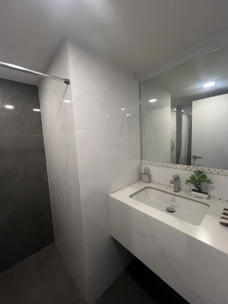 For rent: Origin Plug & Play Nonthaburi, 20th floor. Stunning Chao Phraya River view from above. Fully furnished with built-in features. Ready to move