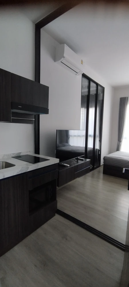 For rent: Origin Plug & Play Ramintra, 1 bedroom, has a walk-in closet, just bring your bags and move in.