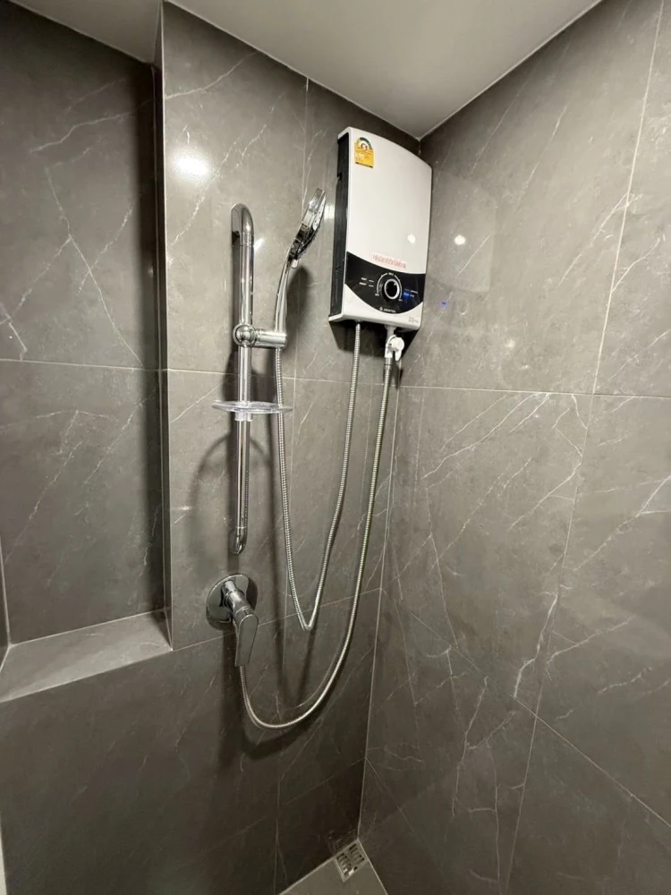 For rent: Origin Plug & Play Ramkhamhaeng Triple Station, 11th floor, Building A, complete with furniture and electrical appliances, ready to move in