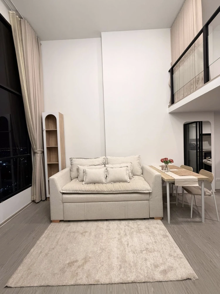 For rent: Origin Plug & Play Ramkhamhaeng Triple Station, high floor (20th floor), unobstructed view, fully furnished, ready to move in.