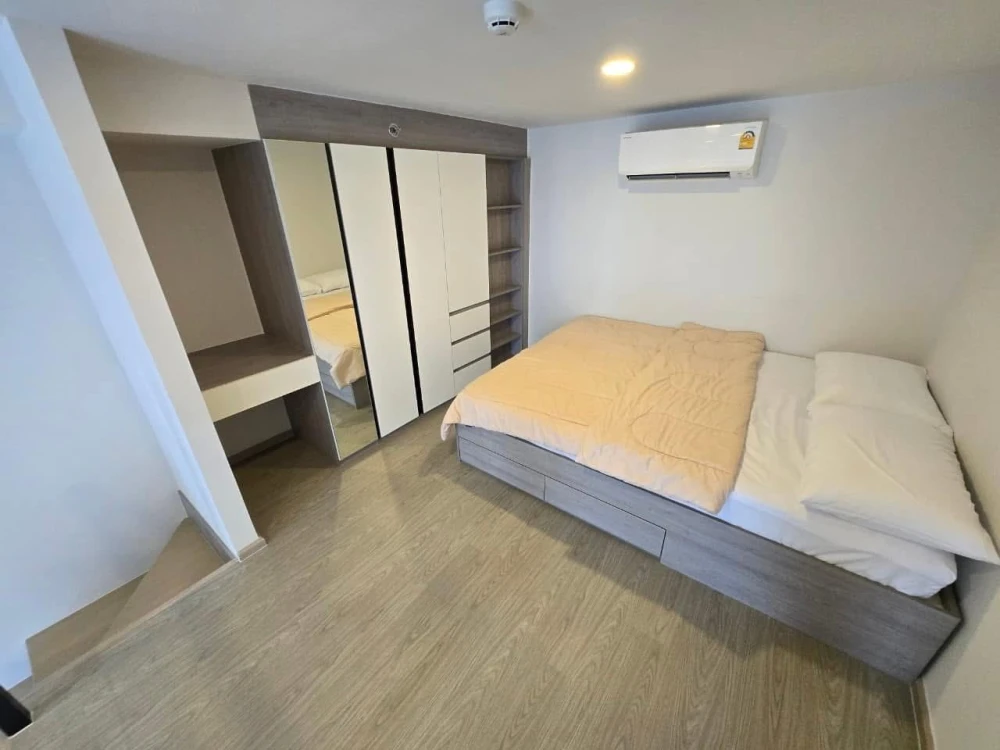 For rent: Origin Plug & Play Ramkhamhaeng Triple Station, north-facing room, good location, high ceiling, beautiful view, reserve now.