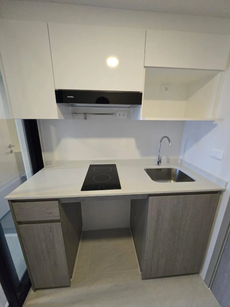 For rent: Origin Plug & Play Ramkhamhaeng Triple Station, north-facing room, good location, high ceiling, beautiful view, reserve now.