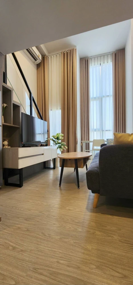 For rent: Origin Plug & Play Ramkhamhaeng Triple Station, ready to move in, fully furnished, reserve now!