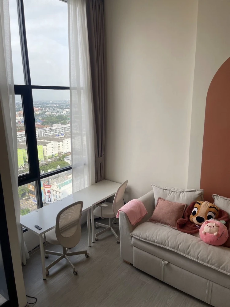 For rent: Origin Plug & Play Ramkhamhaeng Triple Station, high ceiling room, airy, decorated in a controlled tone, fully furnished, hurry and book now