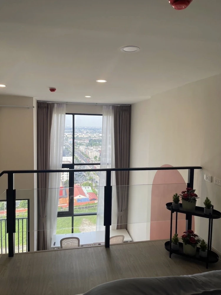 For rent: Origin Plug & Play Ramkhamhaeng Triple Station, high ceiling room, airy, decorated in a controlled tone, fully furnished, hurry and book now