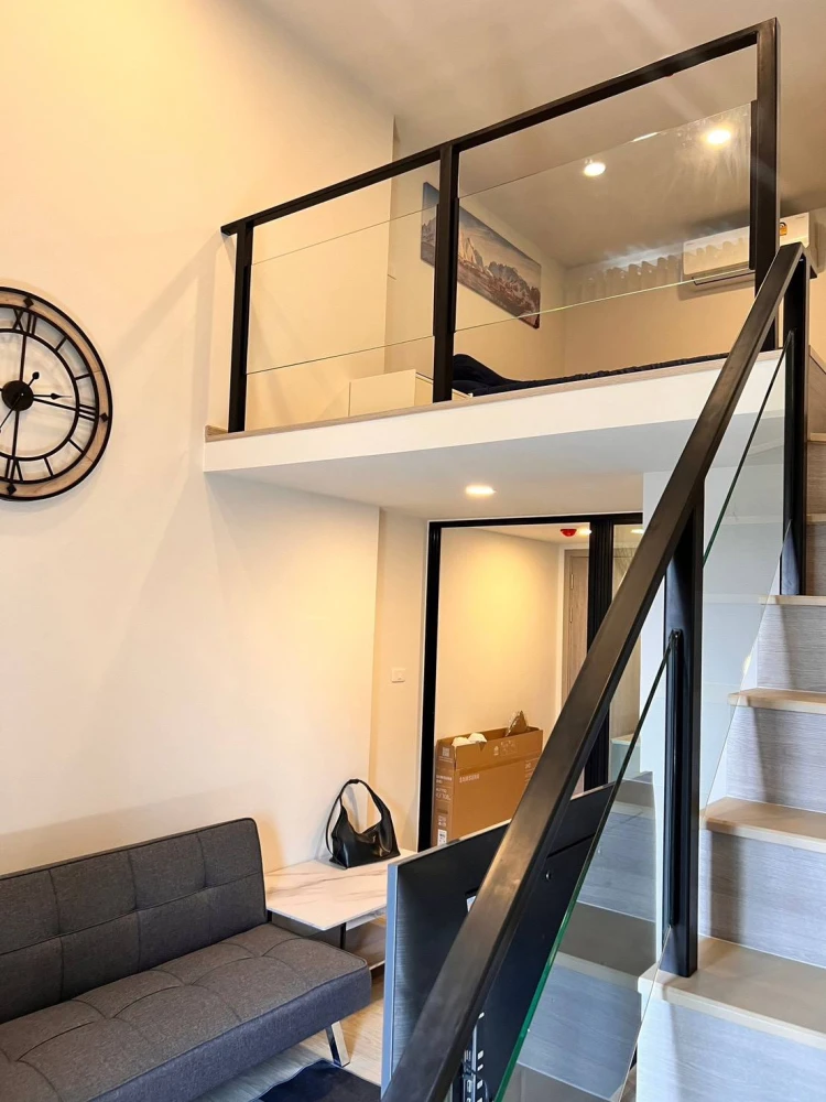 Rent a unit at Origin Plug & Play Ramkhamhaeng Triple Station. High ceilings, spacious and airy. Great location, convenient transportation. Book now!
