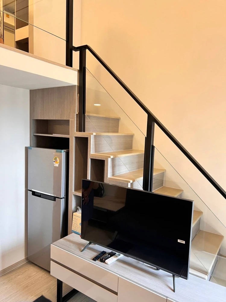 Rent a unit at Origin Plug & Play Ramkhamhaeng Triple Station. High ceilings, spacious and airy. Great location, convenient transportation. Book now!