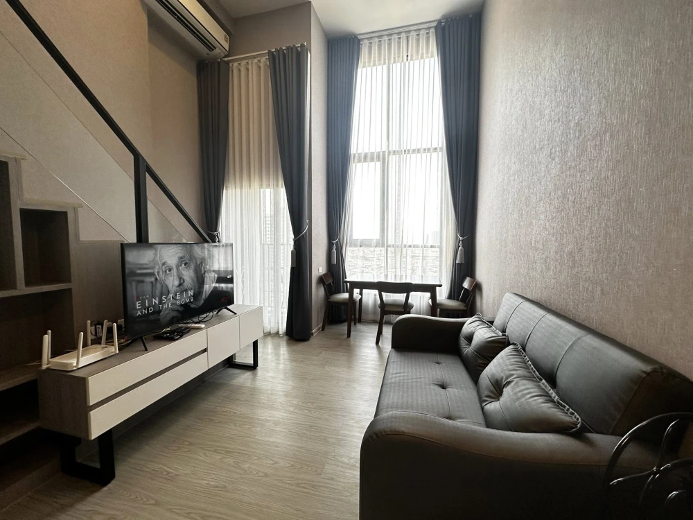For rent: Origin Plug & Play Ramkhamhaeng Triple Station, high ceiling room, airy, lots of usable space, good location, you will regret it if you miss images