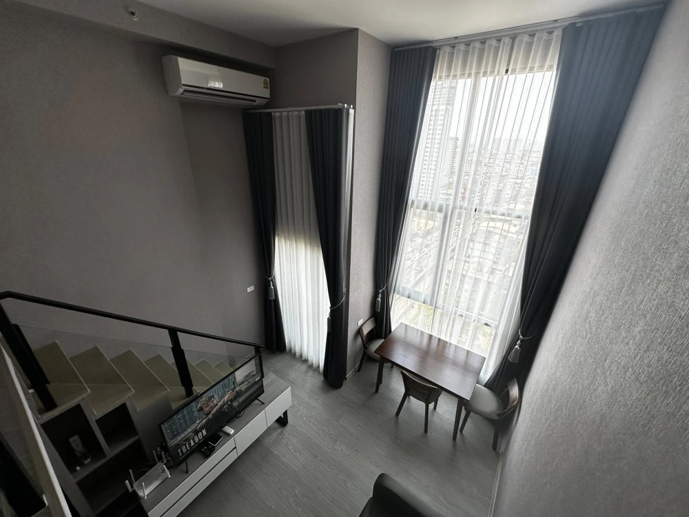 For rent: Origin Plug & Play Ramkhamhaeng Triple Station, high ceiling room, airy, lots of usable space, good location, you will regret it if you miss