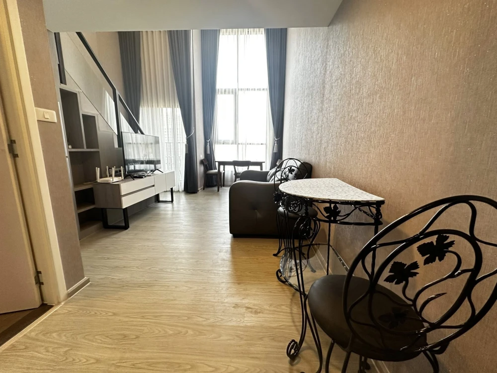 For rent: Origin Plug & Play Ramkhamhaeng Triple Station, high ceiling room, airy, lots of usable space, good location, you will regret it if you miss