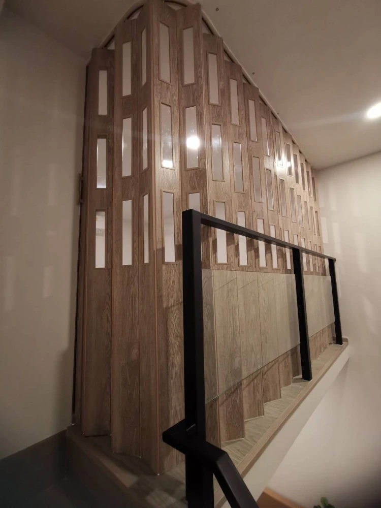 For rent: Origin Plug & Play Ramkhamhaeng Triple Station unit. High ceilings, spacious, fully furnished. Book now!