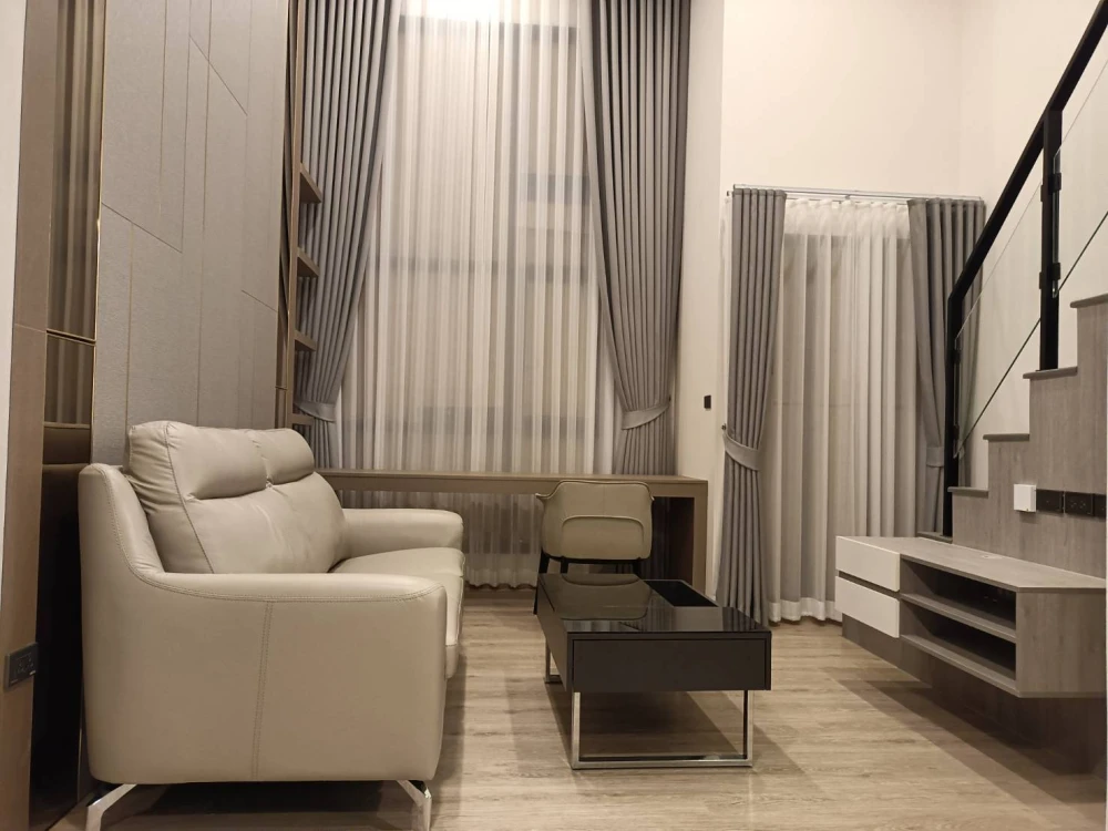 For rent: Origin Plug & Play Sirindhorn Station, 19th floor, great view, fully furnished, reserve now before it's too late.