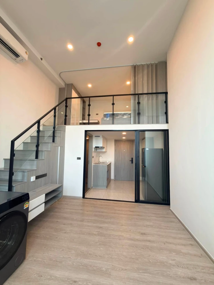 Duplex unit for rent at Origin Plug & Play Sirindhorn Station. Spacious area, fully furnished, ready to move in.