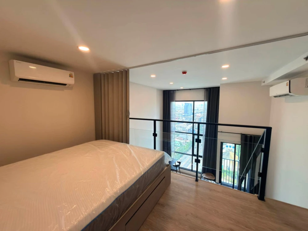 Duplex unit for rent at Origin Plug & Play Sirindhorn Station. Spacious area, fully furnished, ready to move in.