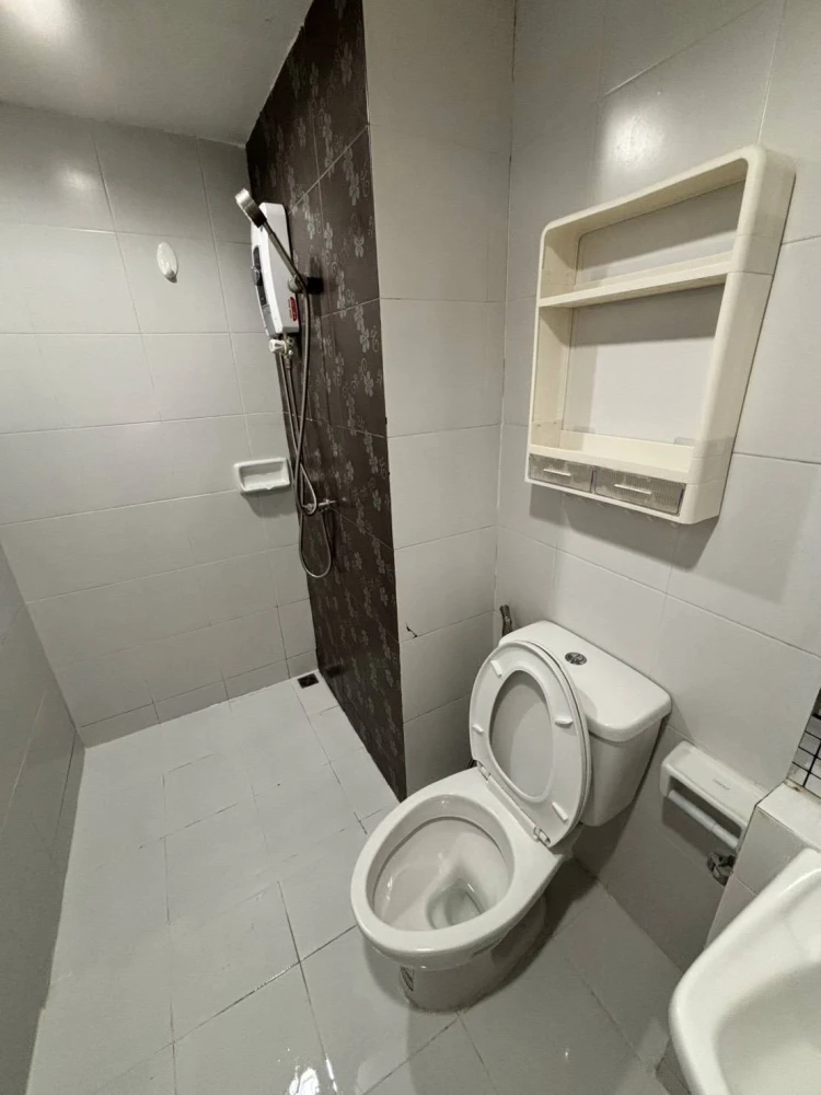 For rent: Origins Bangmod-Rama 2, corner unit, 8th floor, garden and pool view. Affordable price. Don't miss out!