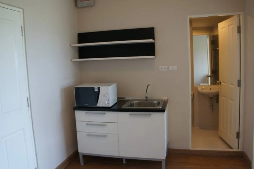 For rent: Origins Bangmod-Rama 2, corner unit, 8th floor, garden and pool view. Affordable price. Don't miss out!