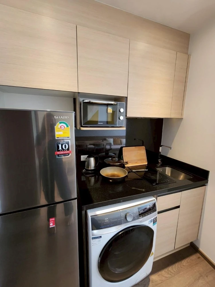 For rent: Park 24 Origin Phrom Phong, 20th floor, very high, with beautiful built-in furniture, fully decorated, ready to move in.