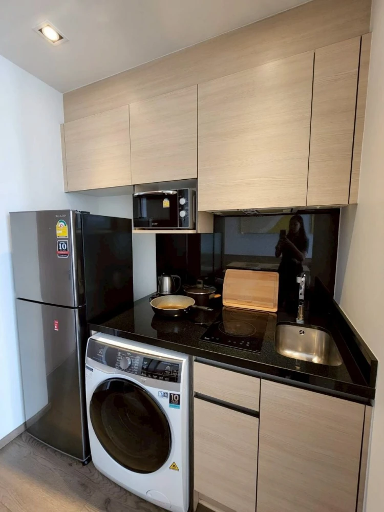 For rent: Park 24 Origin Phrom Phong, 20th floor, very high, with beautiful built-in furniture, fully decorated, ready to move in.