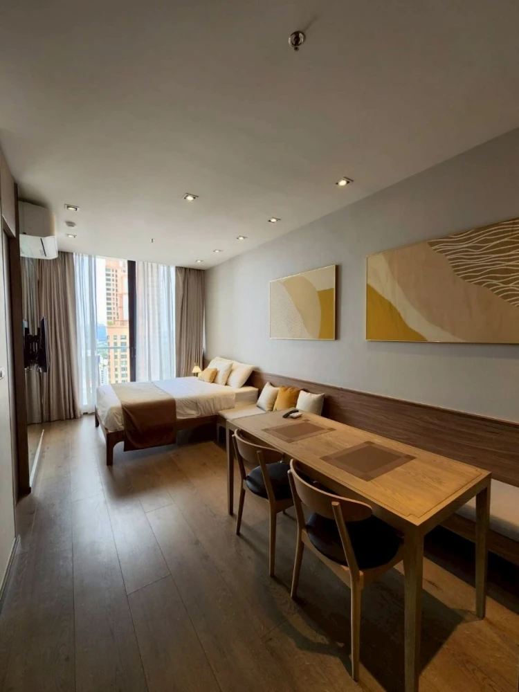 For rent: Park 24 Origin Phrom Phong, 20th floor, very high, with beautiful built-in furniture, fully decorated, ready to move in.