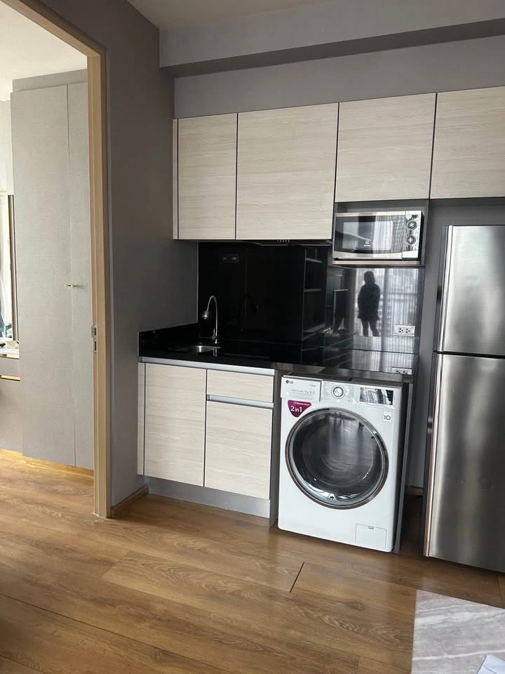 For rent: Park 24 Origin Phrom Phong, spacious room, fully furnished with built-in furniture, just bring your own luggage and move in.