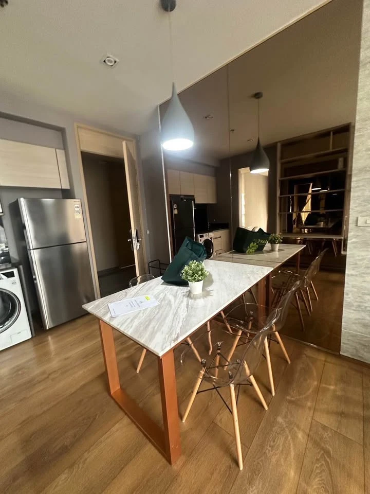 For rent: Park 24 Origin Phrom Phong, spacious room, fully furnished with built-in furniture, just bring your own luggage and move in.