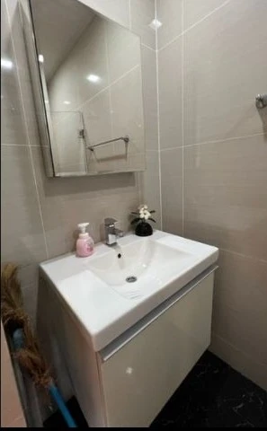 For rent: Park 24 Origin Phrom Phong, a lovely room, decorated in a cool theme, complete with furniture and appliances. Don't miss it!