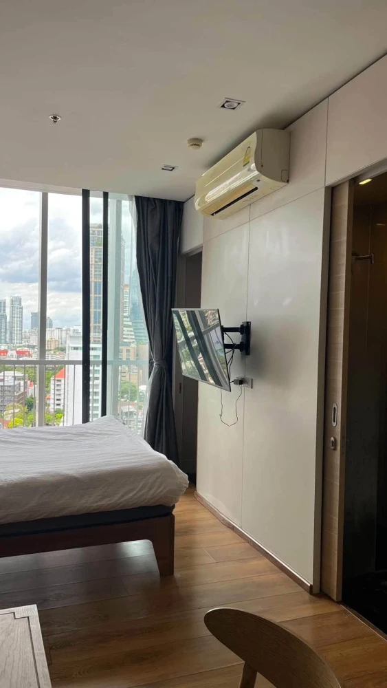 For rent: Park 24 Origin Phrom Phong. A lovely unit in a great location with beautiful, unblocked city views. Don't miss out!