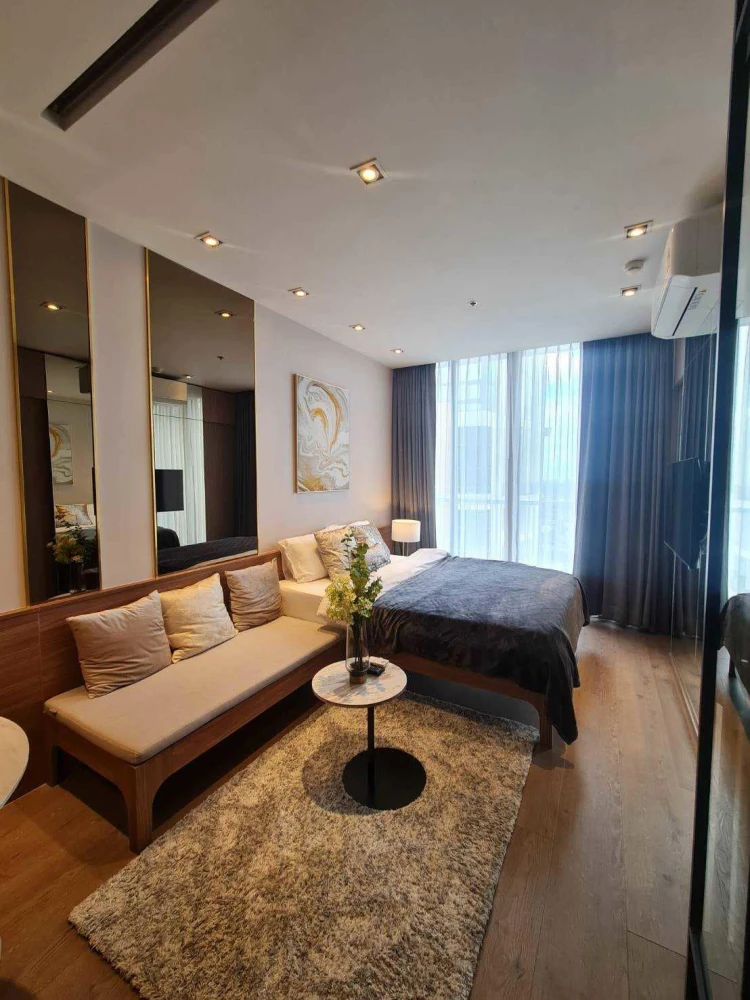 For rent: Park 24 Origin Phrom Phong, studio room, very high floor, fully furnished, don't miss it!
