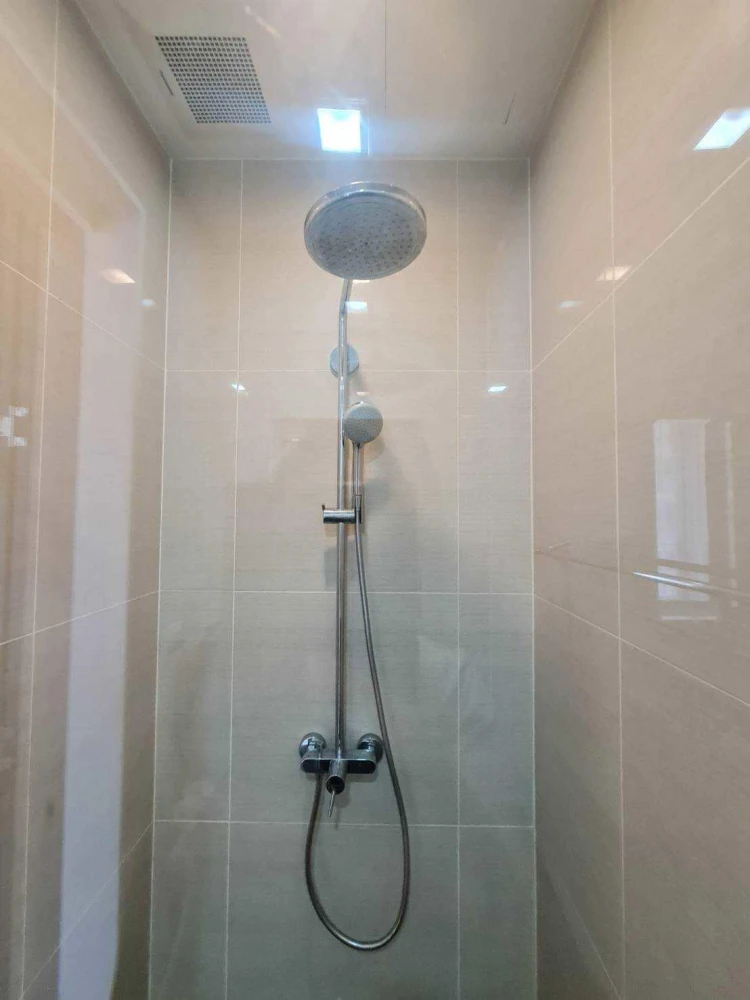 For rent: Park 24 Origin Phrom Phong, studio room, very high floor, fully furnished, don't miss it!