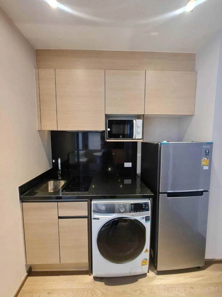 For rent: Park 24 Origin Phrom Phong, studio room, very high floor, fully furnished, don't miss it!