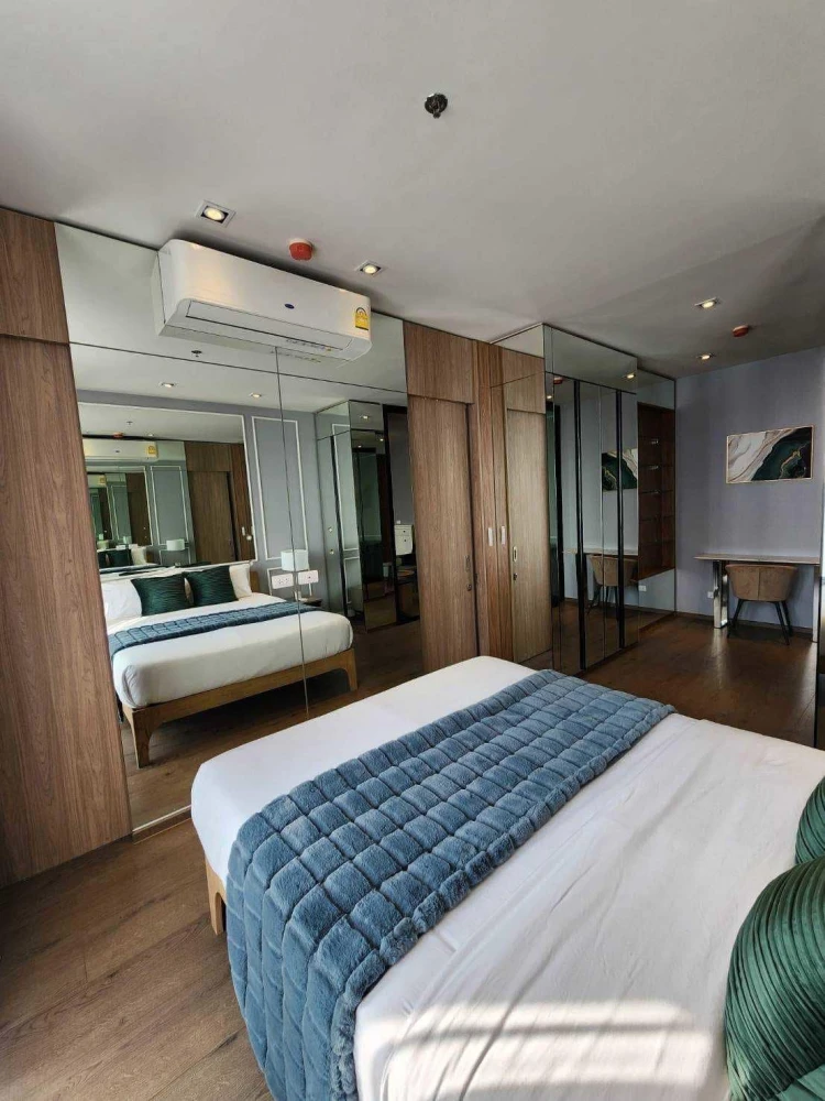 For rent: Park 24 Origin Phrom Phong, 40th floor, very high, fully furnished, built-in, very nice, reserve now.