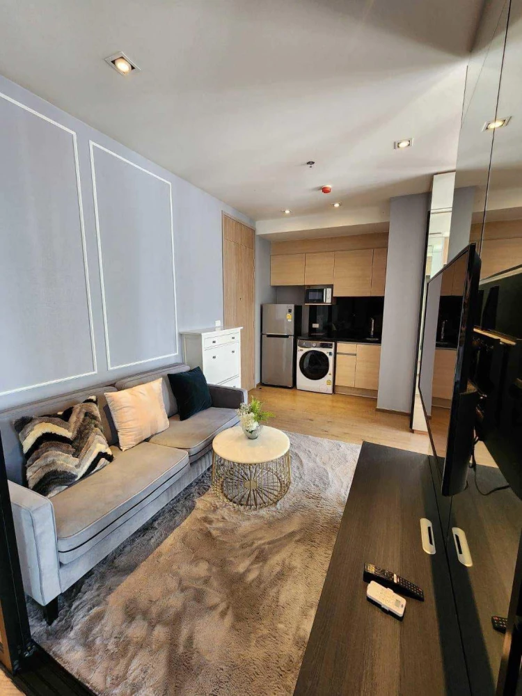For rent: Park 24 Origin Phrom Phong, 40th floor, very high, fully furnished, built-in, very nice, reserve now.