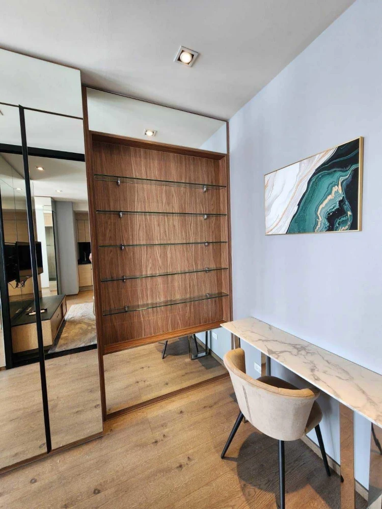 For rent: Park 24 Origin Phrom Phong, 40th floor, very high, fully furnished, built-in, very nice, reserve now.