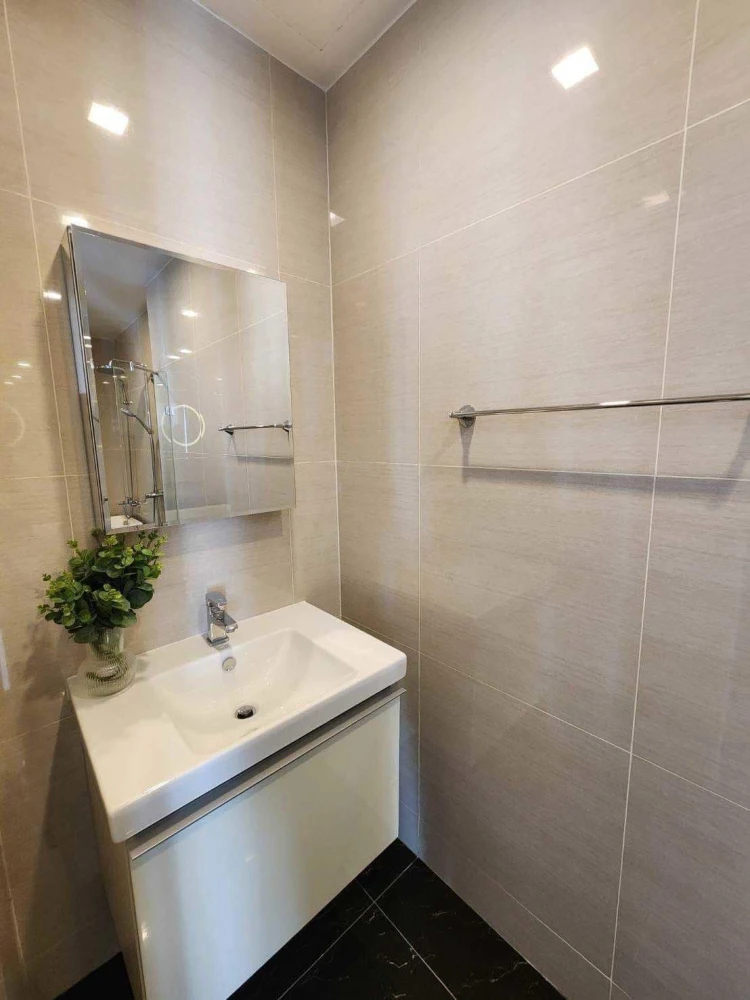 For rent: Park 24 Origin Phrom Phong, 40th floor, very high, fully furnished, built-in, very nice, reserve now.