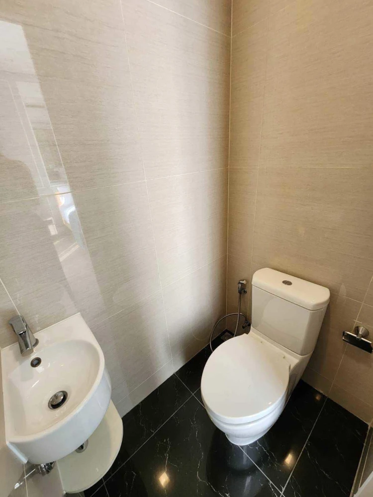For rent: Park 24 Origin Phrom Phong, 40th floor, very high, fully furnished, built-in, very nice, reserve now.