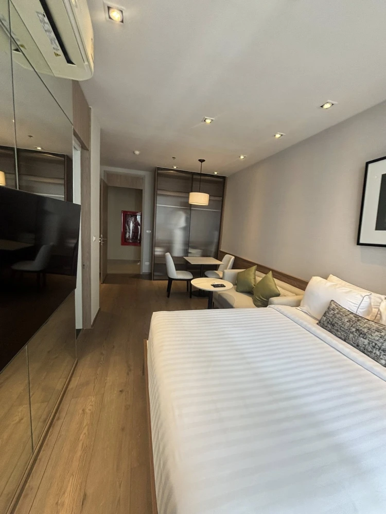 For rent: Park 24 Origin Phrom Pong, room size 24 sq m, Studio, 23rd floor, complete with appliances and furniture. Reserve now.