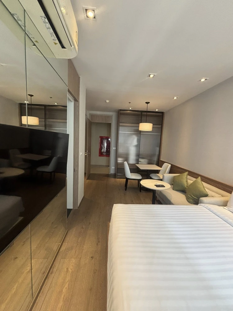 For rent: Park 24 Origin Phrom Pong, room size 24 sq m, Studio, 23rd floor, complete with appliances and furniture. Reserve now.