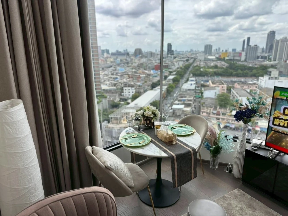 For rent: Park Origin Chula Samyan, private corner room, luxuriously decorated, with specially designed ceiling lights, extremely livable.