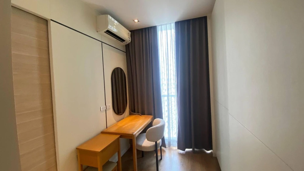 For rent Park Origin Phrompong Sukhumvit24, best corner room on the floor, Benjasiri Park view, North and East directions, book now