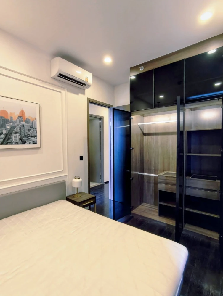 For rent: Park Origin Thonglor, 2 bedrooms, spacious living area, fully furnished with appliances. Book now!