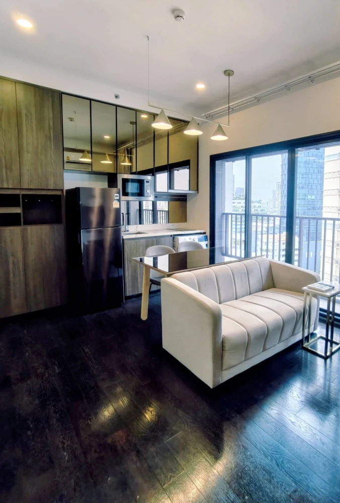 For rent: Park Origin Thonglor, 2 bedrooms, spacious living area, fully furnished with appliances. Book now!