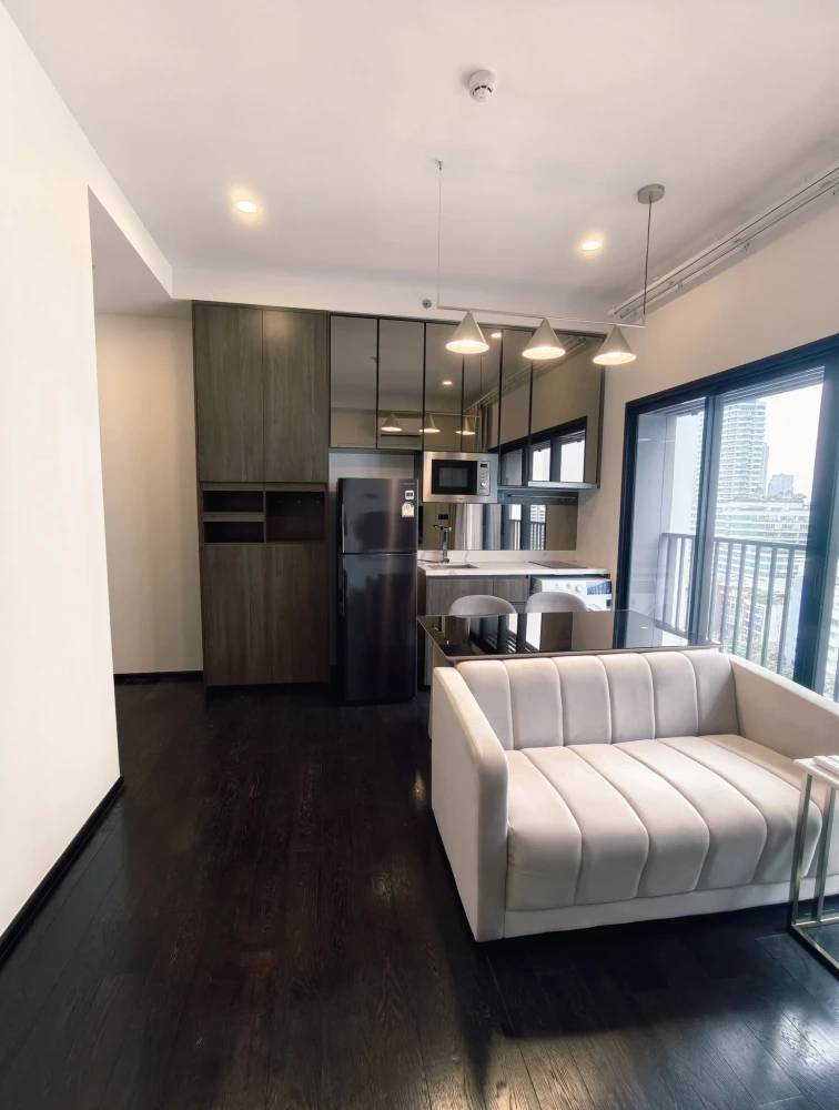 For rent: Park Origin Thonglor, 2 bedrooms, spacious living area, fully furnished with appliances. Book now!