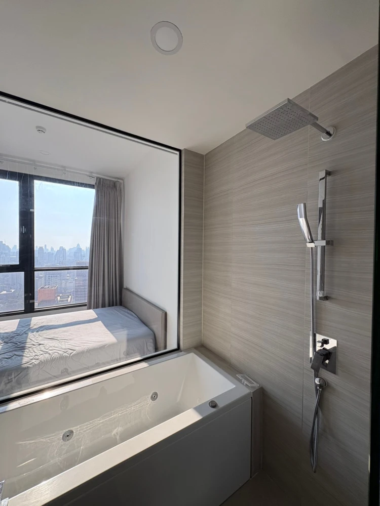 For rent: Park Origin Thonglor, 40th floor. High floor, great view, very livable. Book now!